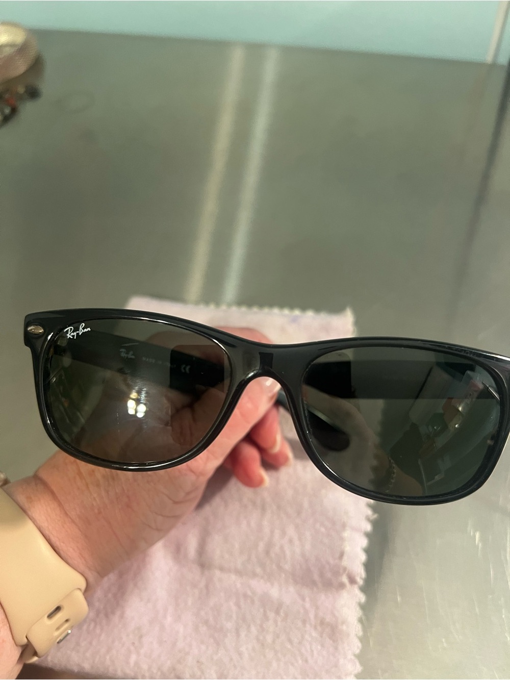 Ray-Ban Black Sunglasses with Dark Smoke Lenses